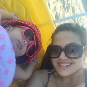 Meet your Posher, Raquel